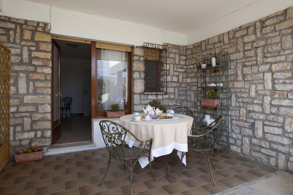 Bed and Breakfast Un Ospite A Fontania Gaeta Habitación foto